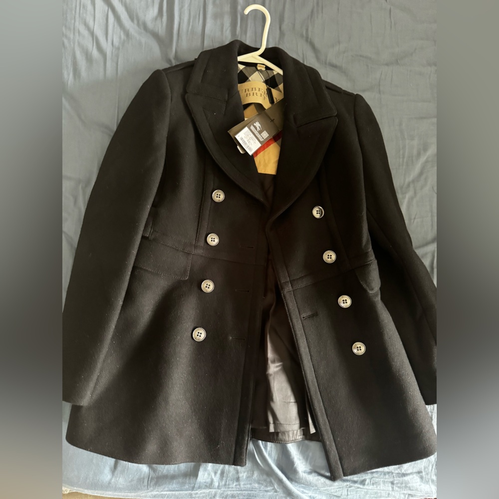 New BURBERRY trenchcoat